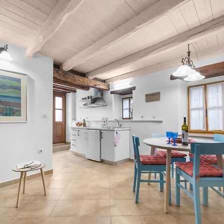 Picturesque Apartment San Rocco 1 Pićan Eksteriør billede